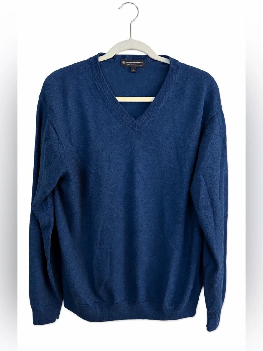 Hart Schaffner Marx 100% Extra Fine Merino Wool V-Neck Sweater Navy Blue - L